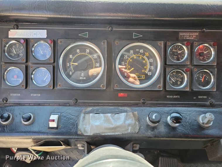 image for item DZ7050 1992 Pierce Manufacturing Arrow pumper fire truck