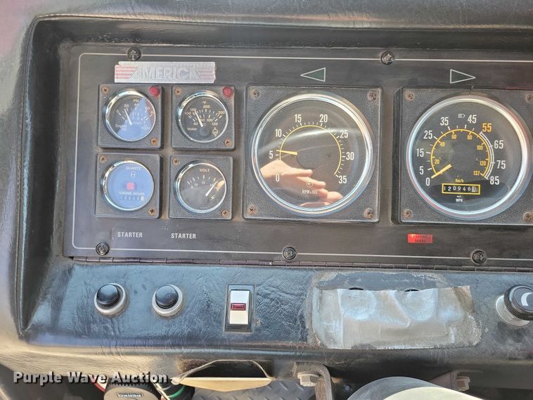 image for item DZ7050 1992 Pierce Manufacturing Arrow pumper fire truck