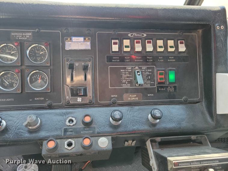 image for item DZ7050 1992 Pierce Manufacturing Arrow pumper fire truck