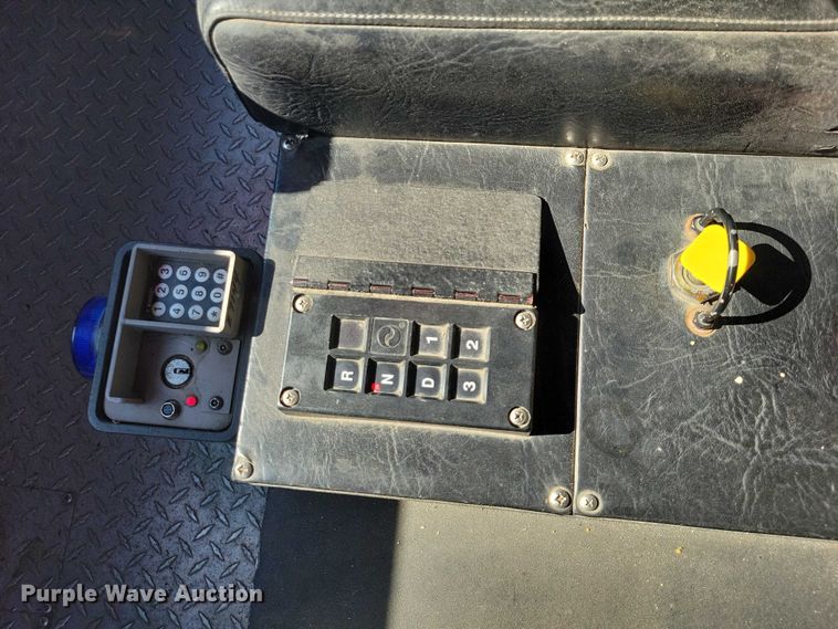 image for item DZ7050 1992 Pierce Manufacturing Arrow pumper fire truck