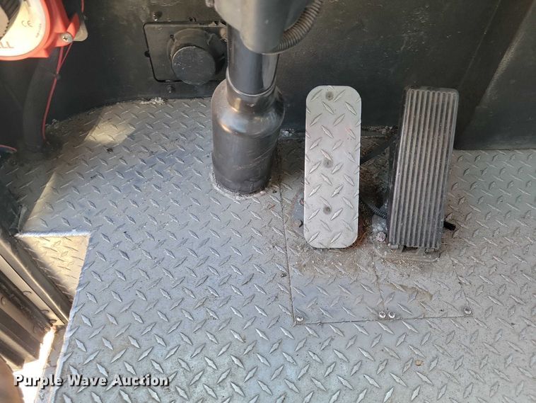 image for item DZ7050 1992 Pierce Manufacturing Arrow pumper fire truck