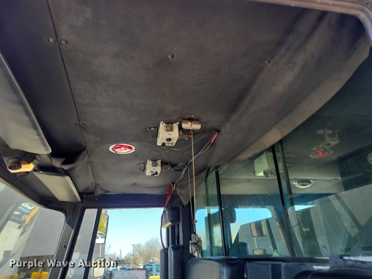 image for item DZ7050 1992 Pierce Manufacturing Arrow pumper fire truck