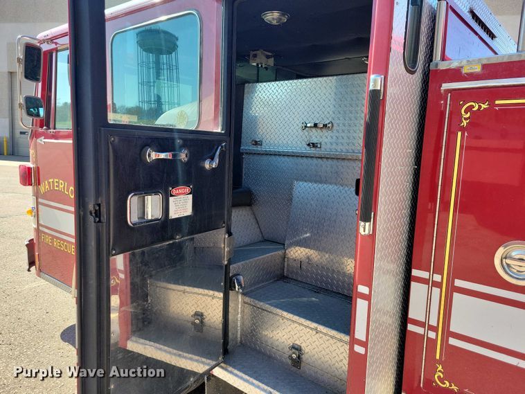 image for item DZ7050 1992 Pierce Manufacturing Arrow pumper fire truck