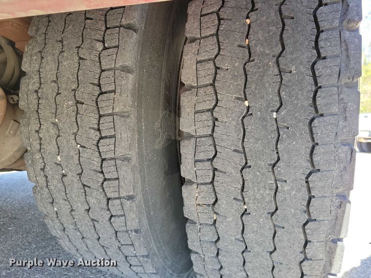 image for item DZ7050 1992 Pierce Manufacturing Arrow pumper fire truck