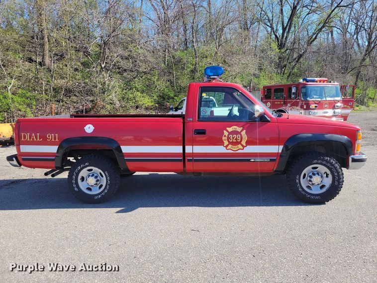 image for item DZ7052 1993 Chevrolet K3500 pickup truck