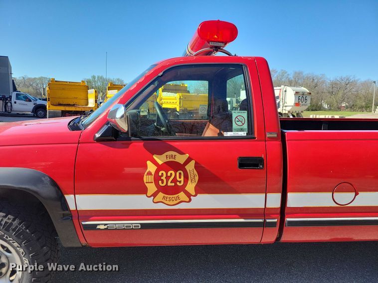 image for item DZ7052 1993 Chevrolet K3500 pickup truck