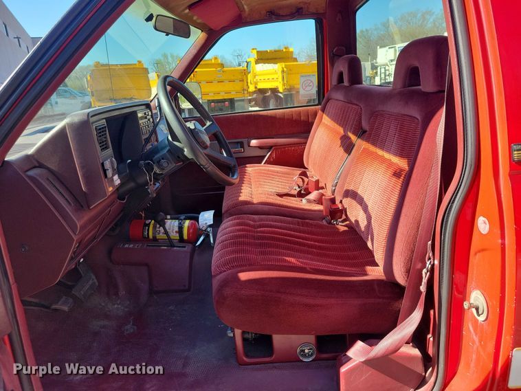 image for item DZ7052 1993 Chevrolet K3500 pickup truck