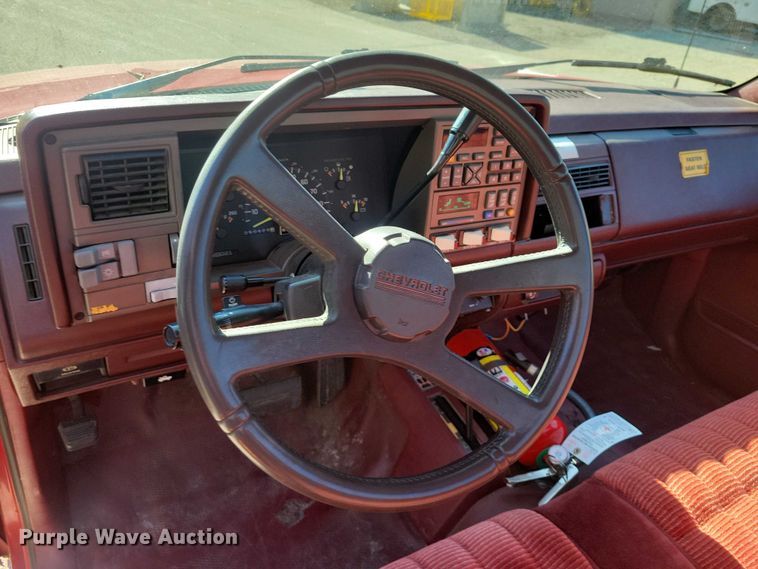 image for item DZ7052 1993 Chevrolet K3500 pickup truck