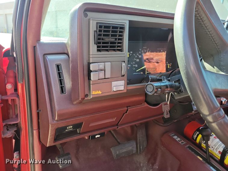 image for item DZ7052 1993 Chevrolet K3500 pickup truck