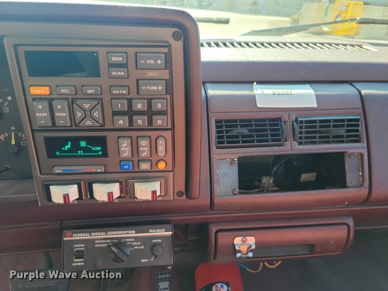 image for item DZ7052 1993 Chevrolet K3500 pickup truck