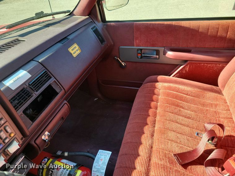 image for item DZ7052 1993 Chevrolet K3500 pickup truck