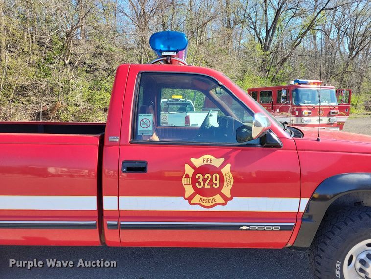 image for item DZ7052 1993 Chevrolet K3500 pickup truck