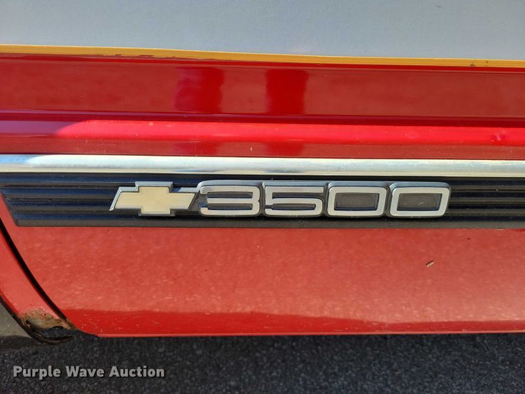 image for item DZ7052 1993 Chevrolet K3500 pickup truck