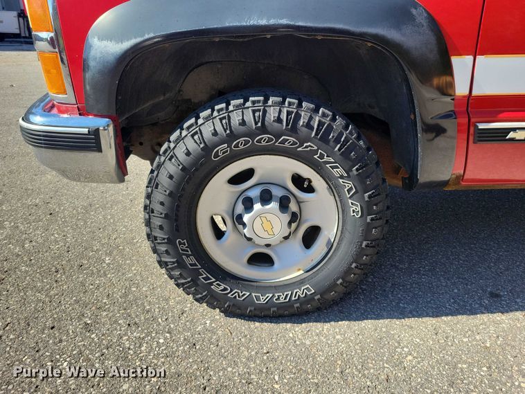 image for item DZ7052 1993 Chevrolet K3500 pickup truck