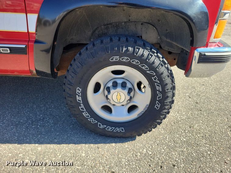 image for item DZ7052 1993 Chevrolet K3500 pickup truck