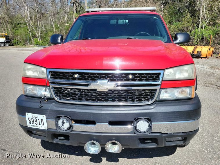 image for item DZ7053 2006 Chevrolet Silverado 2500HD Ext. Cab pickup truck