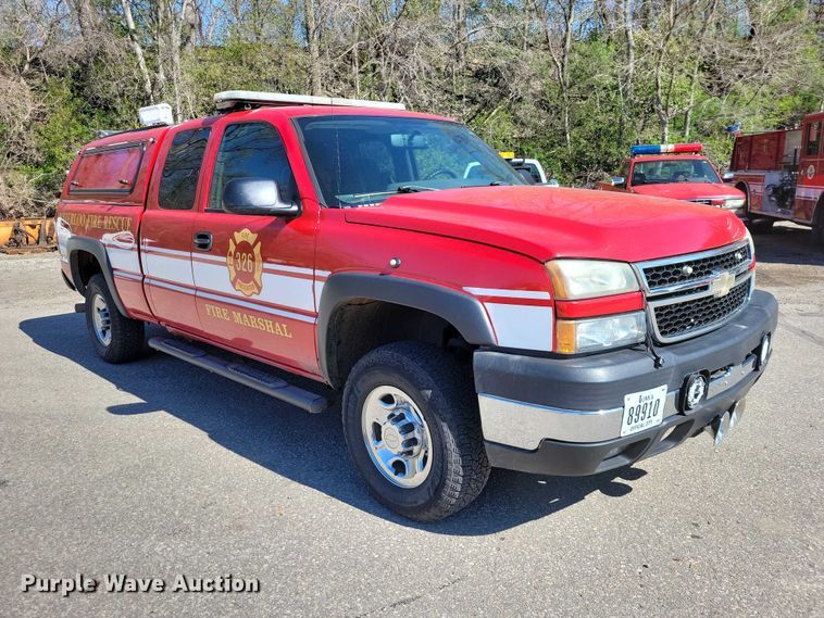 image for item DZ7053 2006 Chevrolet Silverado 2500HD Ext. Cab pickup truck