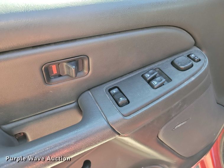 image for item DZ7053 2006 Chevrolet Silverado 2500HD Ext. Cab pickup truck