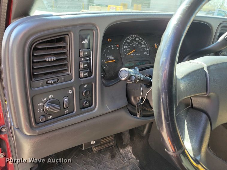 image for item DZ7053 2006 Chevrolet Silverado 2500HD Ext. Cab pickup truck
