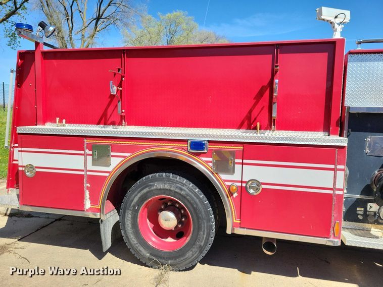 image for item DZ7054 1998 Pierce Manufacturing Arrow pumper fire truck