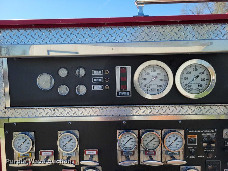 image for item DZ7054 1998 Pierce Manufacturing Arrow pumper fire truck