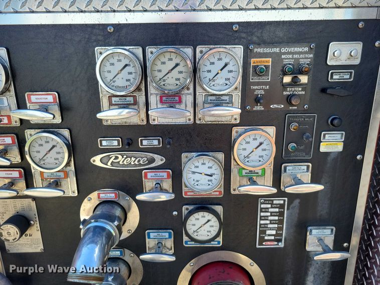 image for item DZ7054 1998 Pierce Manufacturing Arrow pumper fire truck