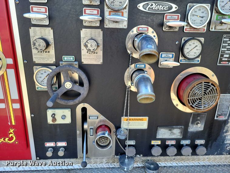 image for item DZ7054 1998 Pierce Manufacturing Arrow pumper fire truck