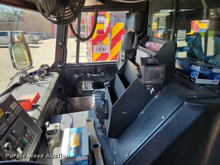 image for item DZ7054 1998 Pierce Manufacturing Arrow pumper fire truck