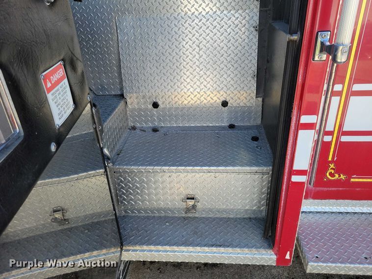 image for item DZ7054 1998 Pierce Manufacturing Arrow pumper fire truck