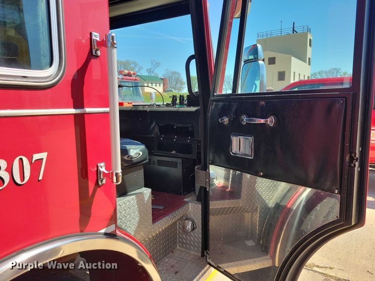 image for item DZ7054 1998 Pierce Manufacturing Arrow pumper fire truck