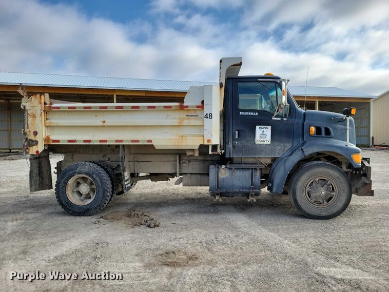 image for item DZ7064 1997 Ford L8501 dump truck