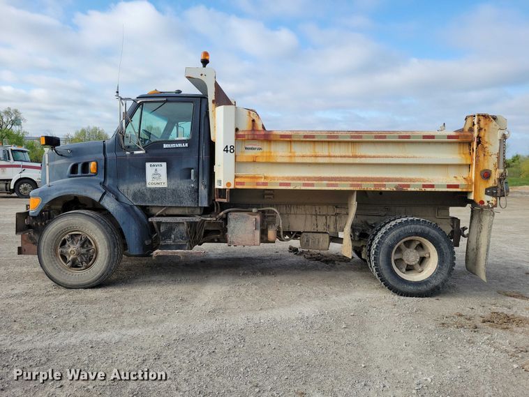 image for item DZ7064 1997 Ford L8501 dump truck