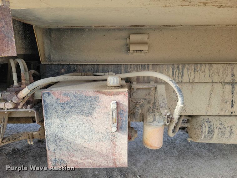 image for item DZ7064 1997 Ford L8501 dump truck