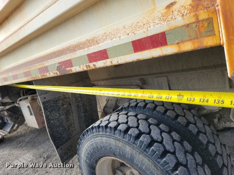 image for item DZ7064 1997 Ford L8501 dump truck