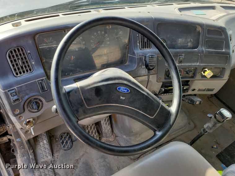 image for item DZ7064 1997 Ford L8501 dump truck