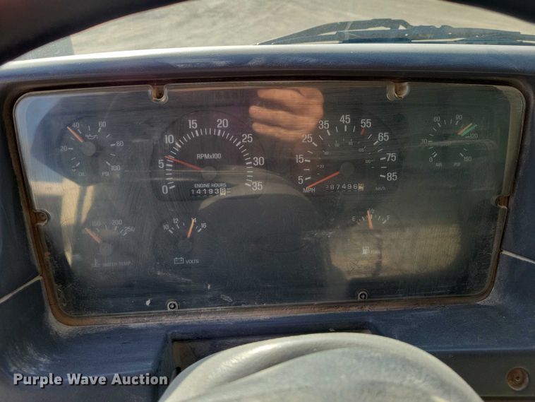 image for item DZ7064 1997 Ford L8501 dump truck