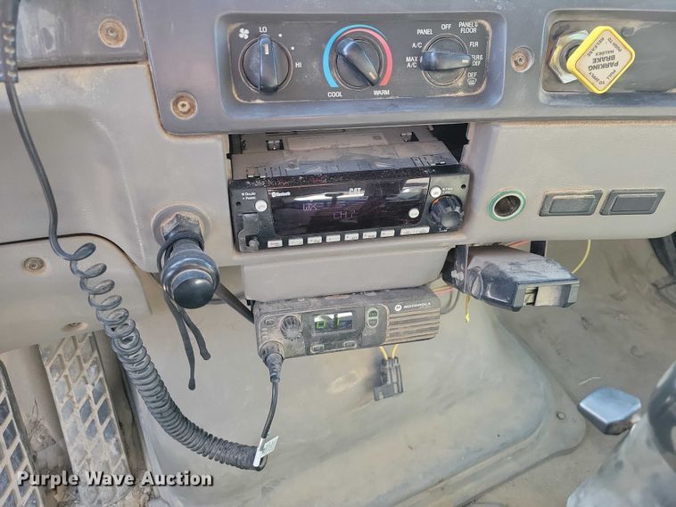 image for item DZ7064 1997 Ford L8501 dump truck