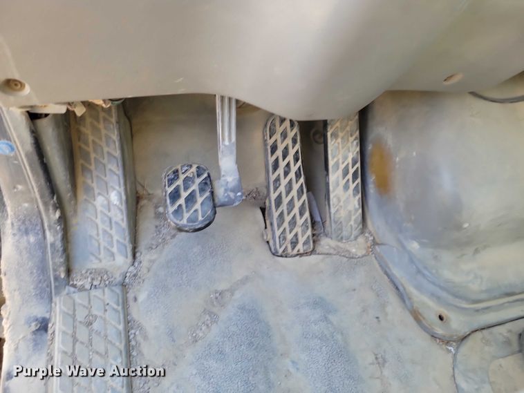 image for item DZ7064 1997 Ford L8501 dump truck