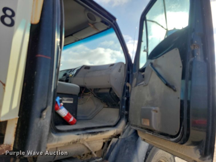 image for item DZ7064 1997 Ford L8501 dump truck