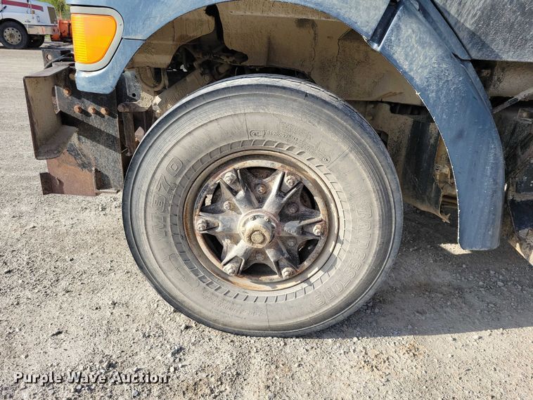 image for item DZ7064 1997 Ford L8501 dump truck