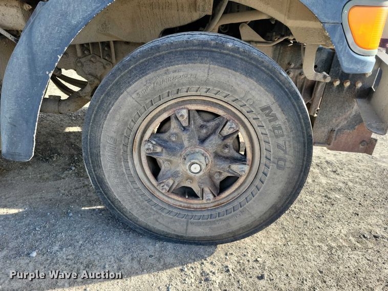 image for item DZ7064 1997 Ford L8501 dump truck