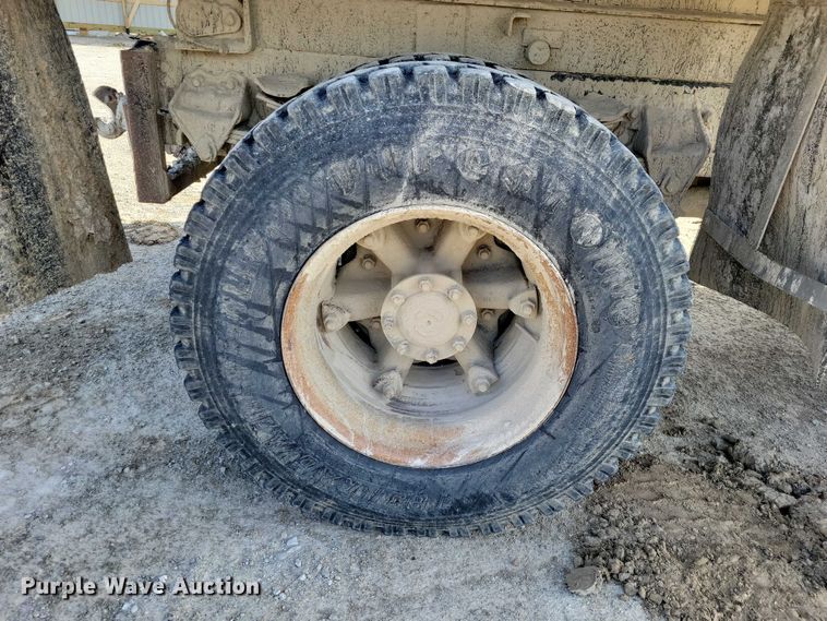 image for item DZ7064 1997 Ford L8501 dump truck