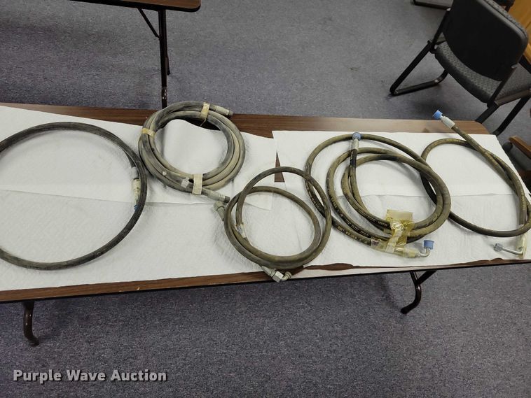 image for item DZ7067 Caterpillar hydraulic hoses