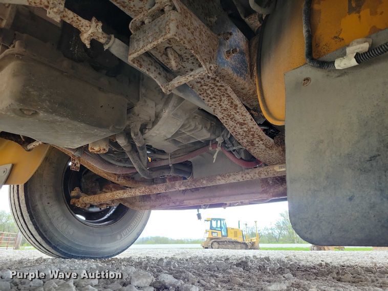 image for item DZ7077 2007 Thomas B2 Bus Chassis school bus