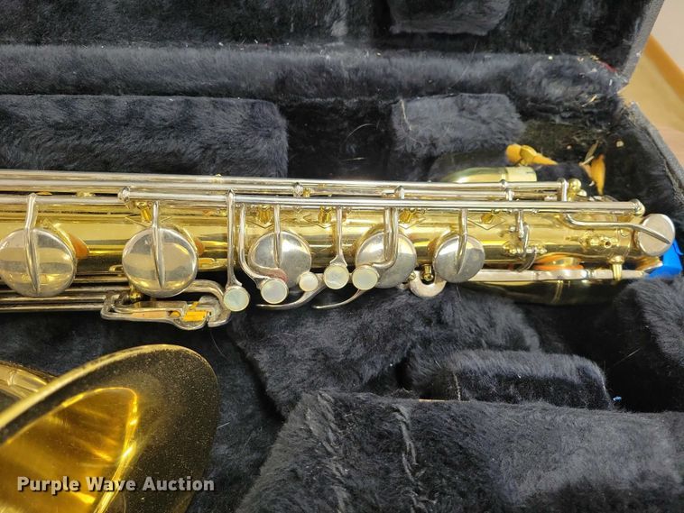 image for item DZ7078 Buescher 400 saxophone