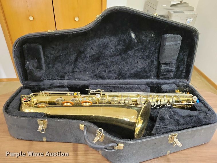 image for item DZ7078 Buescher 400 saxophone