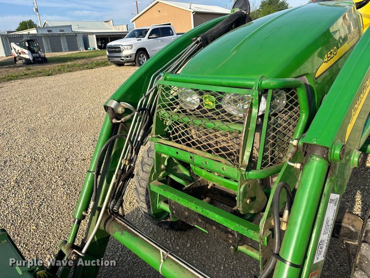 image for item EA4830 2007 John Deere 4520 MFWD tractor
