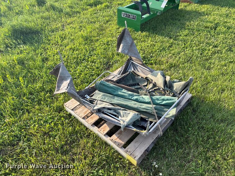 image for item EA4830 2007 John Deere 4520 MFWD tractor