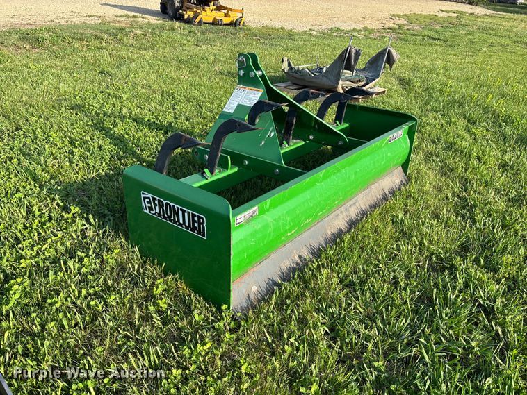 image for item EA4830 2007 John Deere 4520 MFWD tractor