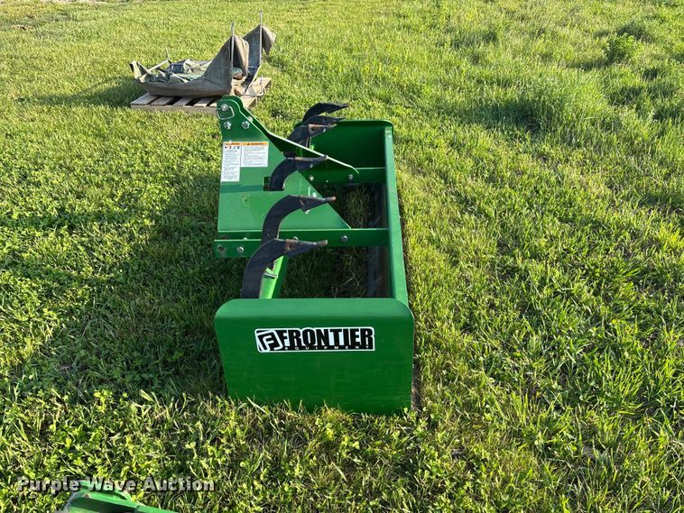 image for item EA4830 2007 John Deere 4520 MFWD tractor